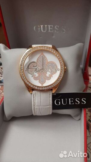 Часы Guess Королевская лилия