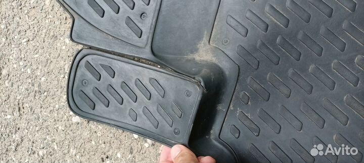 Резиновый коврик Nissan Almera Classic