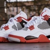 Кроссовки nike air jordan 4 белые