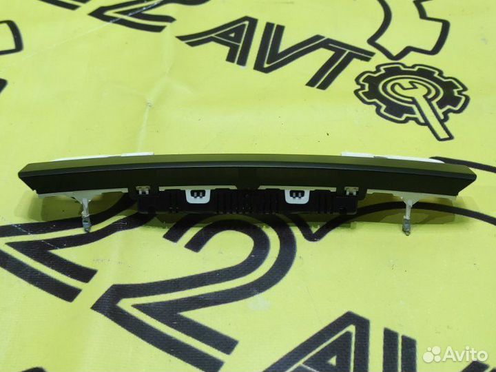 Дисплей Volkswagen Touareg 7L AXQ 2005