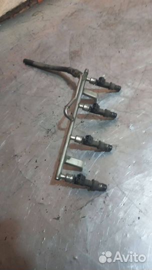 Топливная рампа Opel Astra G 2003