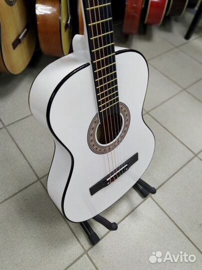 Классическая гитара Белая Новая глянец