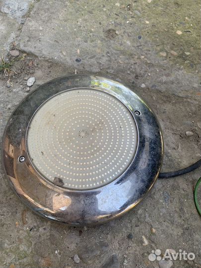 Светодиодные светильники для бассейна