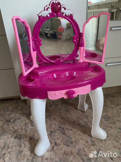 Туалетный столик для девочки