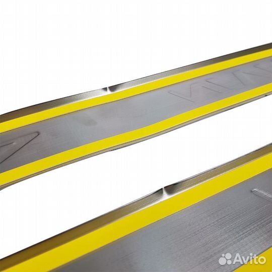 Накладки на пороги niva хром