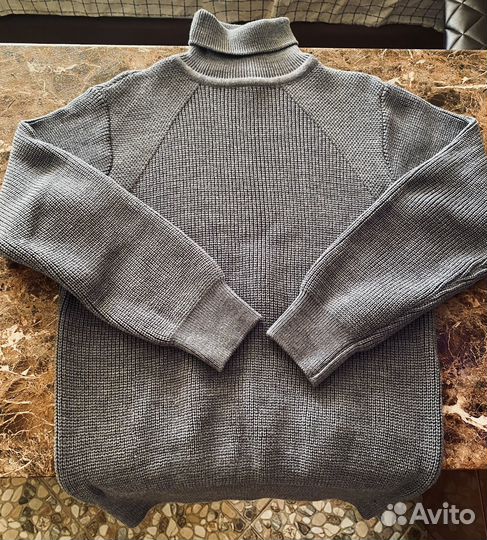 Свитер мужской