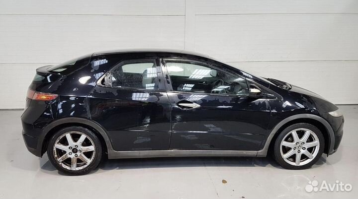 Разбирается honda Civic 5D 2006-2012