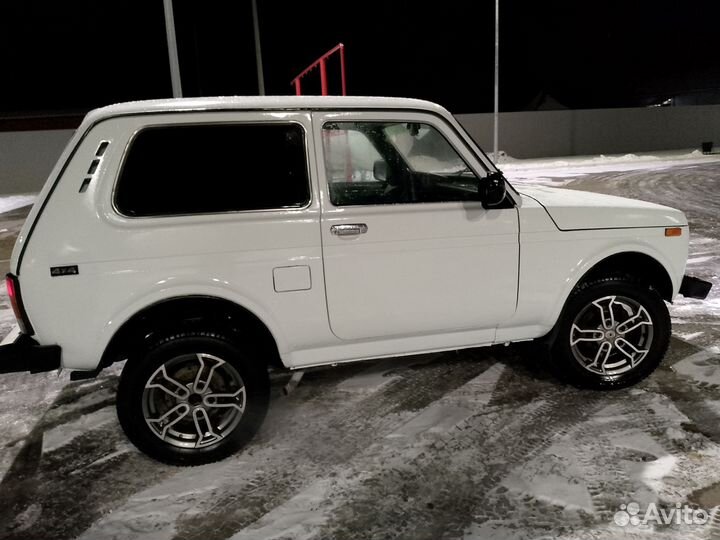 LADA 4x4 (Нива) 1.7 МТ, 2005, 226 000 км
