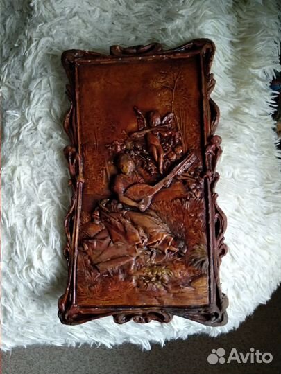 Гипсовый барельеф старинный