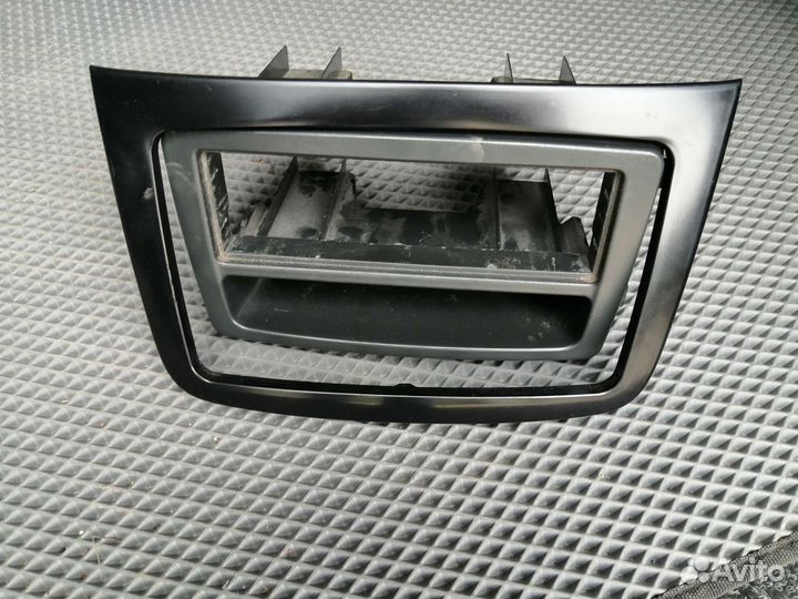 Рамка и корман под 1 din Mercedes vito 639