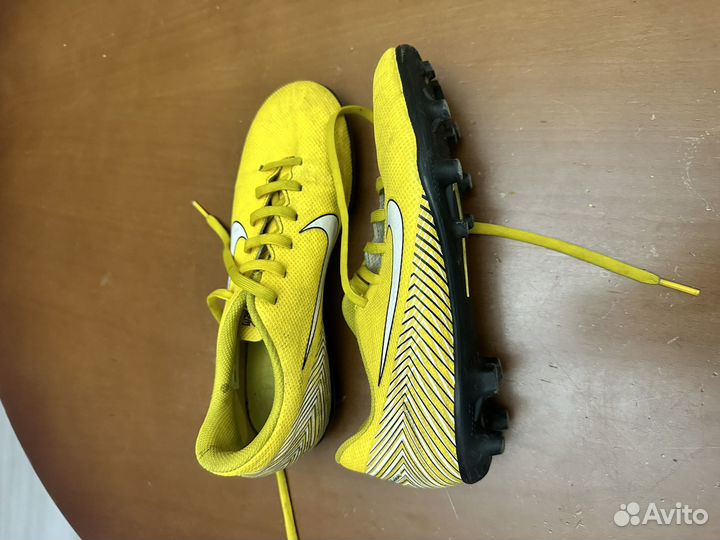 Футбольные бутсы nike 37,5