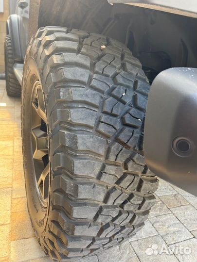 Bfgoodrich Mud-Terrain T/A KM3 285/70 R17 121