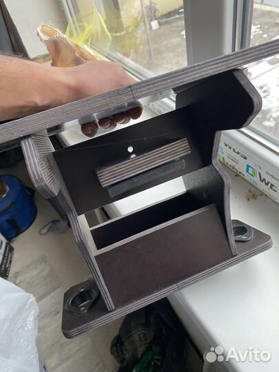 Полка для удочки на лодку