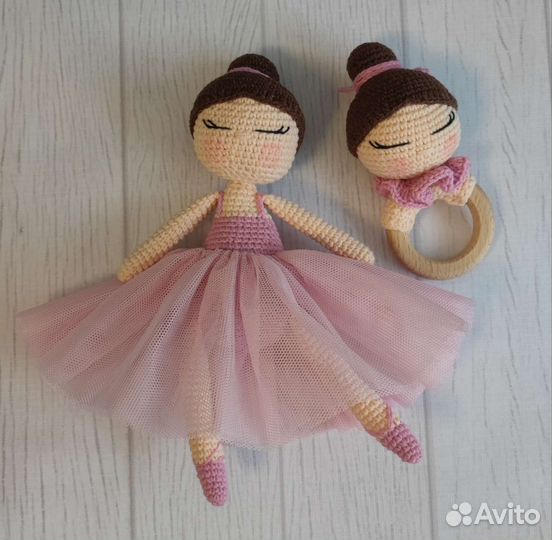 Зайчата, погремушки вязанные, амигуруми