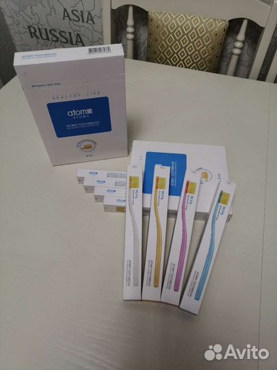 Зубная щетка Атоми