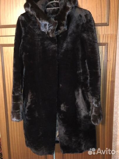 Шуба мутоновая с капюшоном 44 размер