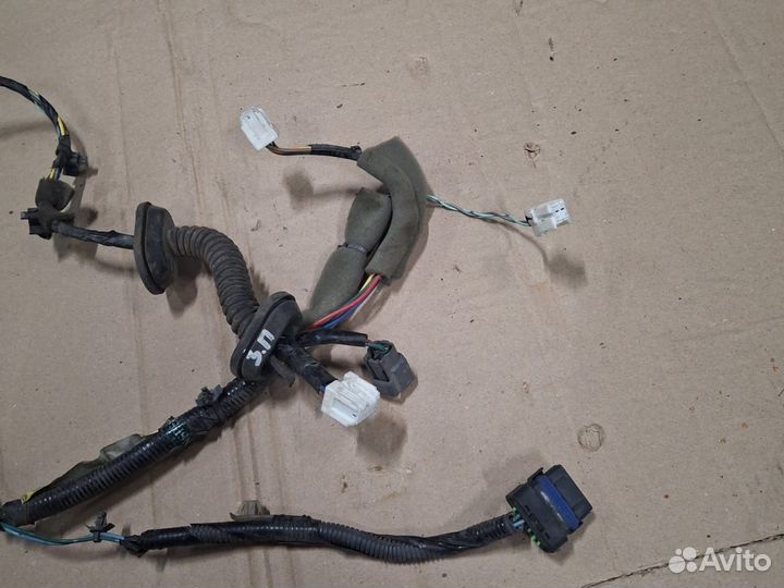 Проводка двери задняя правая Nissan Tiida C11