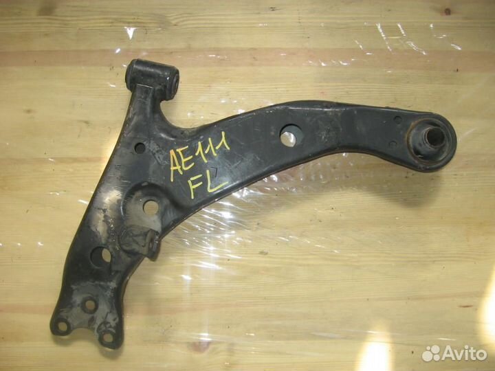 Рычаг перед лево низ toyota AE111, AE110 Corolla