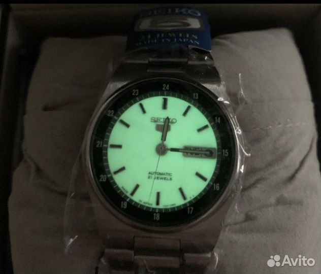 Часы Seiko 5 LumiBrite