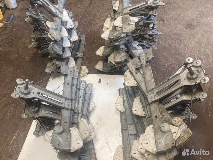 Стеклоподъемник задний Renault Logan 1