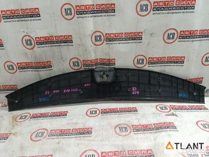 Пластик замка багажника toyota succeed