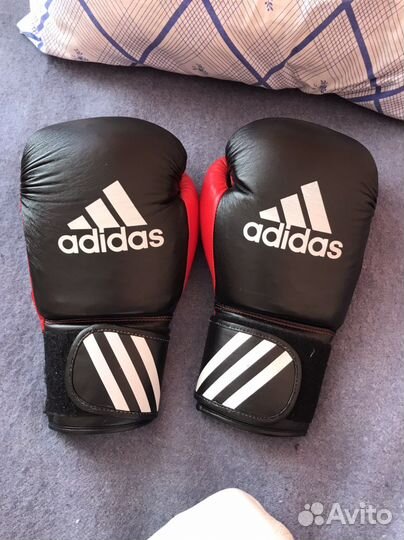 Боксерские перчатки
