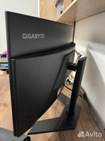 Монитор Gigabyte G32QC