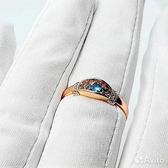 Золотое кольцо с топазом 17,5р