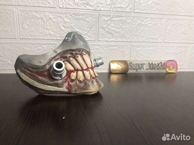 Маска безумного Макса