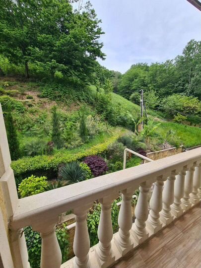 4-к. квартира, 120 м², 2/3 эт.