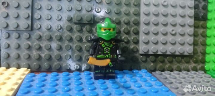 Lego мини фигурки