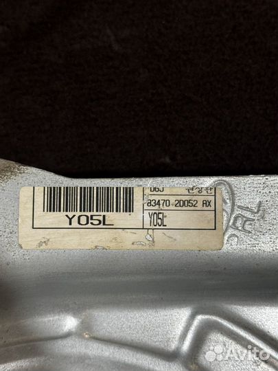 Задний левый стеклоподъемник Hyundai Elantra 3 XD