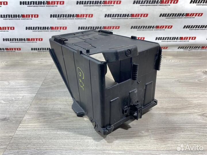 Крышка аккумулятора Ситроен С4 Б7