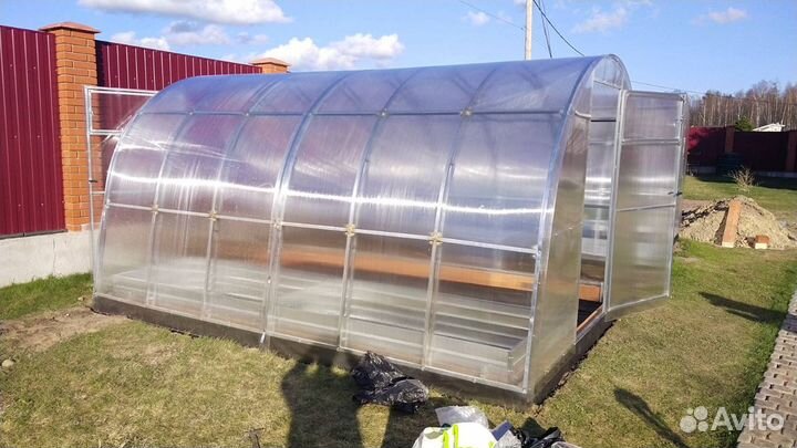 Теплица в сад