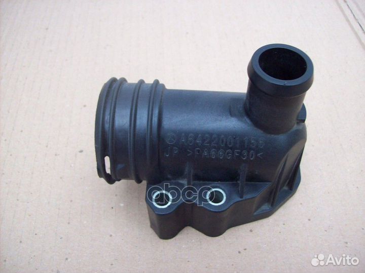 Фиттинг тру A6422001156 mercedes-benz