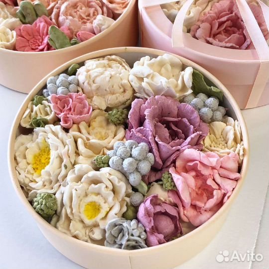 Изумительные зефирные цветы в шляпной коробке