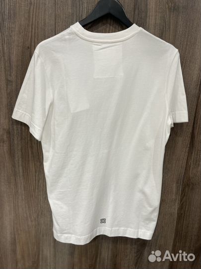 Футболка givenchy