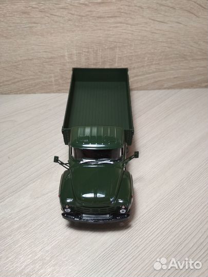 ЗИЛ 130-76 бортовой (новая решетка)