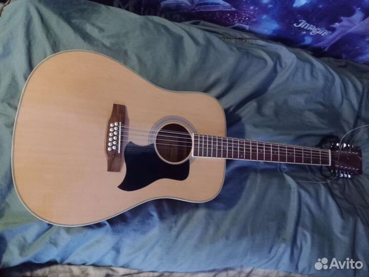 Акустическая гитара