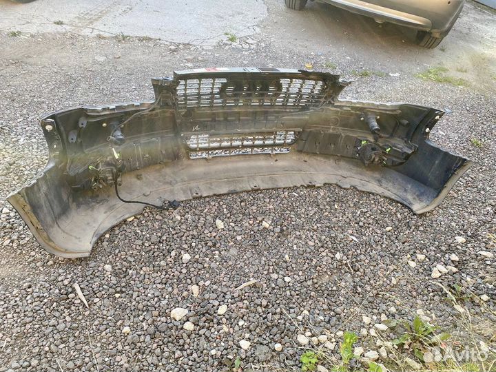 Передний бампер с решеткой на audi a4 b7