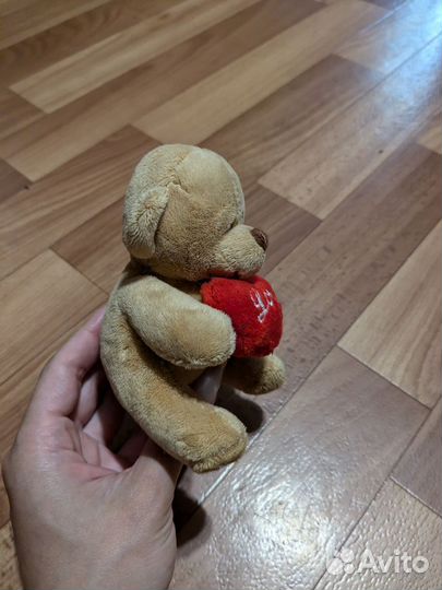 Маленькая игрушка