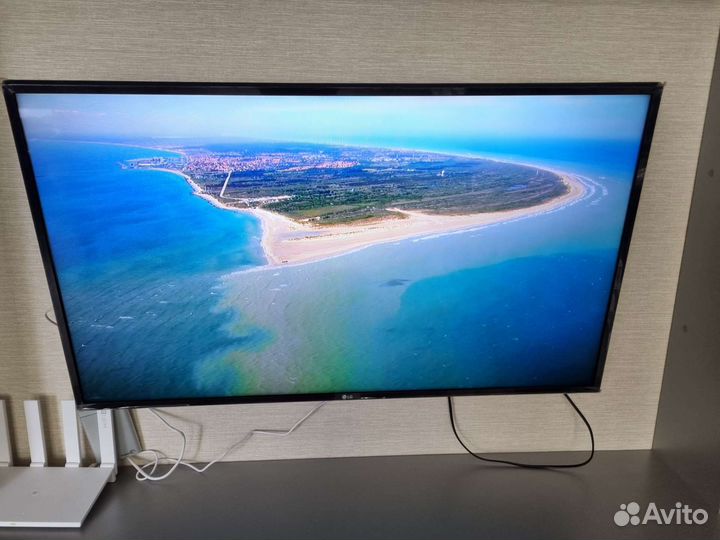 Телевизор LG smart tv диагональ 43lj595v