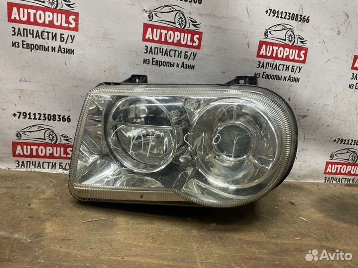 Фара ксенон левая Chrysler 300C