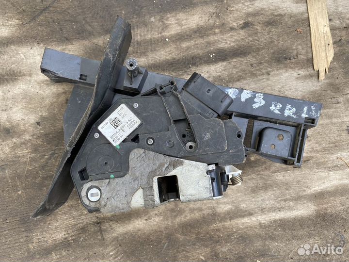 Замок задней левой двери Ford Focus 3