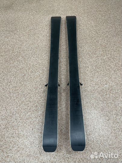 Горные лыжи и палками