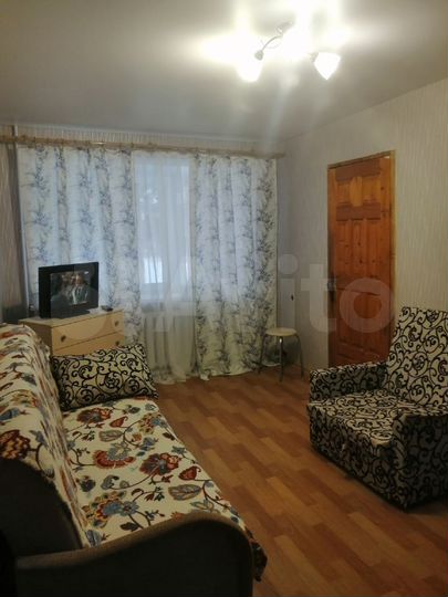 2-к. квартира, 40 м², 1/4 эт.
