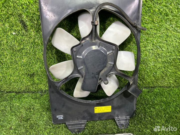 Вентилятор радиатора двс правый Mitsubishi Chariot