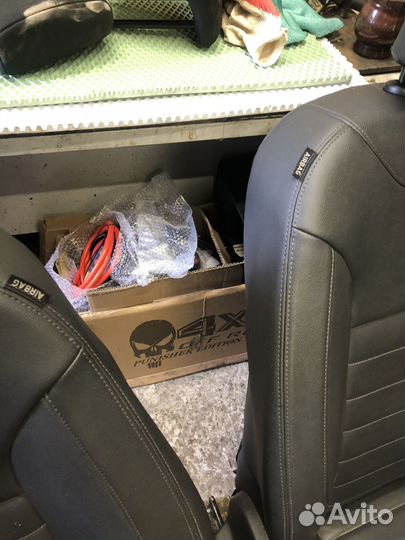 Рено Дастер Ниссан Террано сидения передние задние