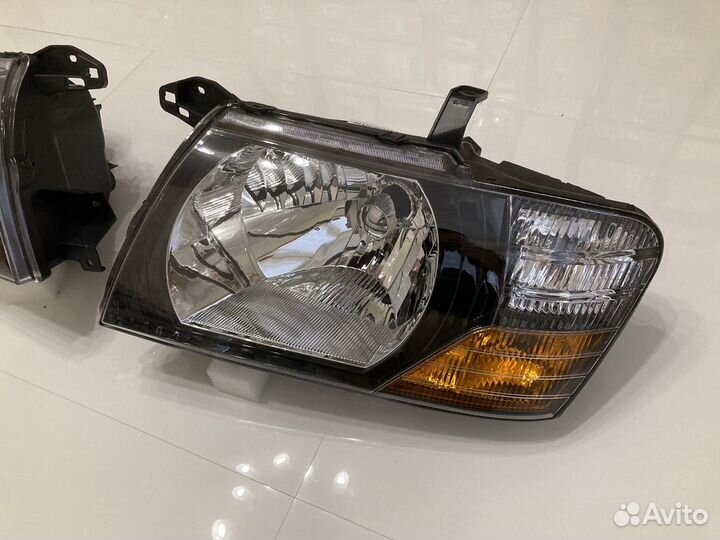 Фара (2шт) Mitsubishi Pajero III (1999-2003)