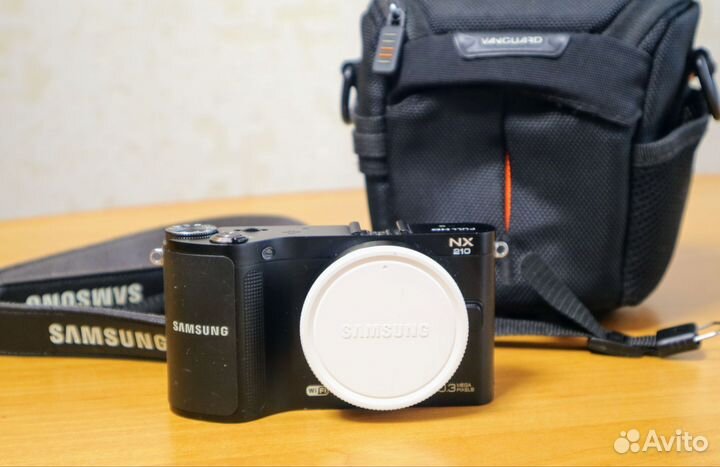 Samsung NX210 (NX200 + wi-fi)